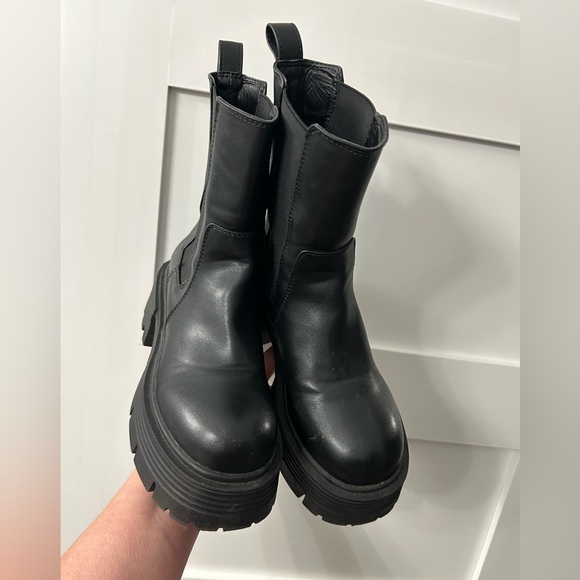 Lulus Chunky Black Chelsea Ankle Platform Boots Size 7.5 - Picture 4 of 9